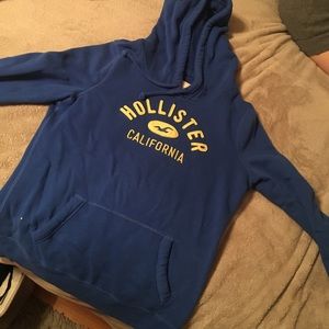 Hollister sweat shirt